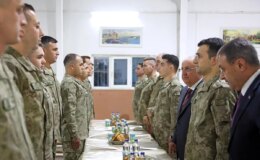 Milli Savunma Bakanı Yaşar Güler, Şanlıurfa’da Mehmetçikle iftar yaptı