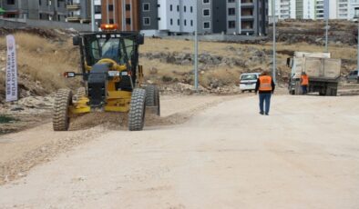 Büyükşehir 13 İlçede Yol Ağını Genişletiyor