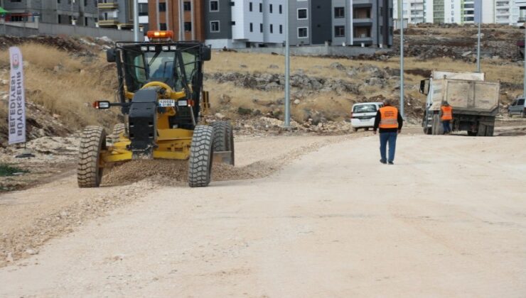 Büyükşehir 13 İlçede Yol Ağını Genişletiyor