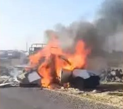 Viranşehir’de mobilya yüklü kamyonet alevlere teslim oldu