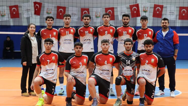 Büyükşehir filede sezona galibiyetlerle başladı