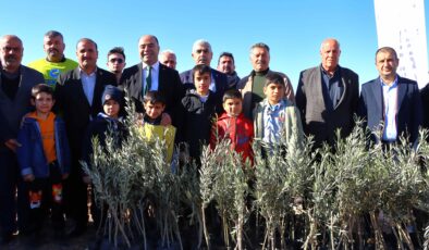 Karaköprü’de ağaçlandırma kampanyasını kırsala yayıyor