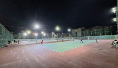 Tenis dünyası gece ışıklandırma sistemi yenilendi