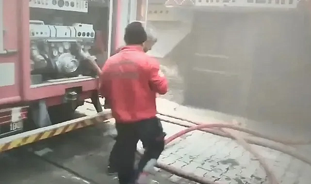 Şanlıurfa’da binayı alevler sardı: Çıkan yangın korku anlar yaşattı