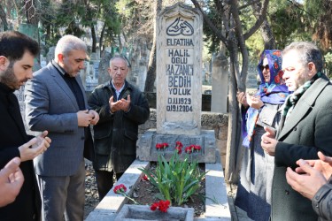 Kazancı Bedih ölüm yıl dönümünde mezarı başında anıldı