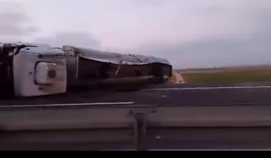 Viranşehir’de tır kazası: 2 yaralı