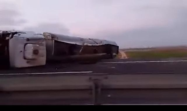 Viranşehir’de tır kazası: 2 yaralı