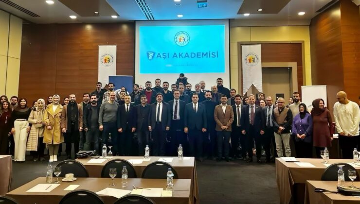 Şanlıurfa’da aşı için güç birliği: çocuk hekimleri buluştu!