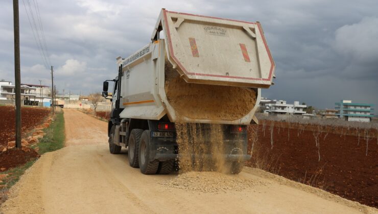 Büyükşehir ekiplerinden Bozova kırsalında yol seferberliği