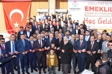 Karaköprü Belediyesi emekliler yaşam merkezini, hizmete sundu