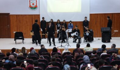 Ahmet Yesevi gençlik merkezi kursiyerlerinden kurtuluş günü’ne anlamlı etkinlik