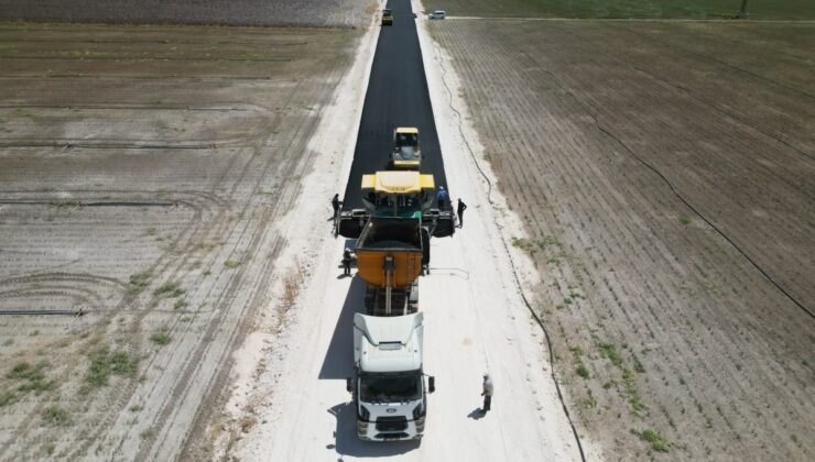 Ceylanpınar kırsalındaki yollar sıcak asfaltla konforlu hale geliyor